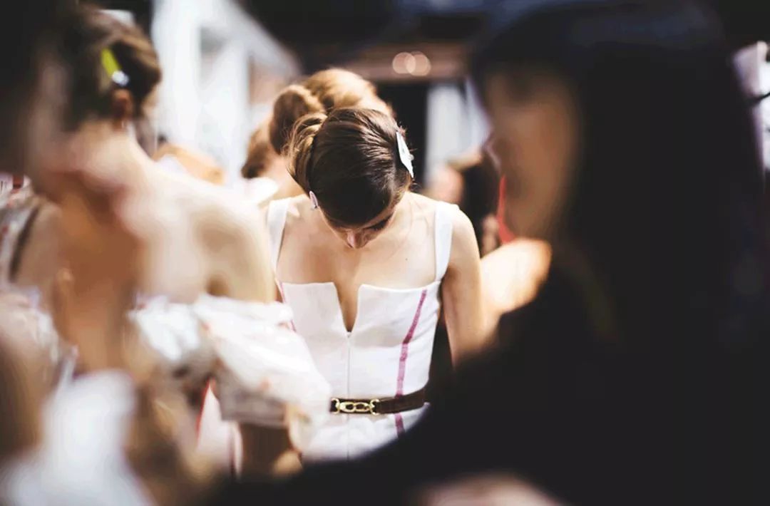 今年最流行的小方领,方领上衣高级感新款