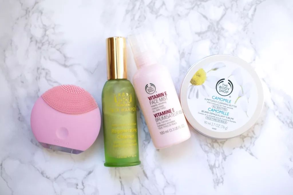 起床第一件事就是穿啥,起床第一件事还在想着穿什么衣服