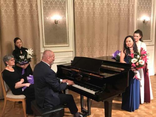 中国张瑜,歌唱家张瑜相片