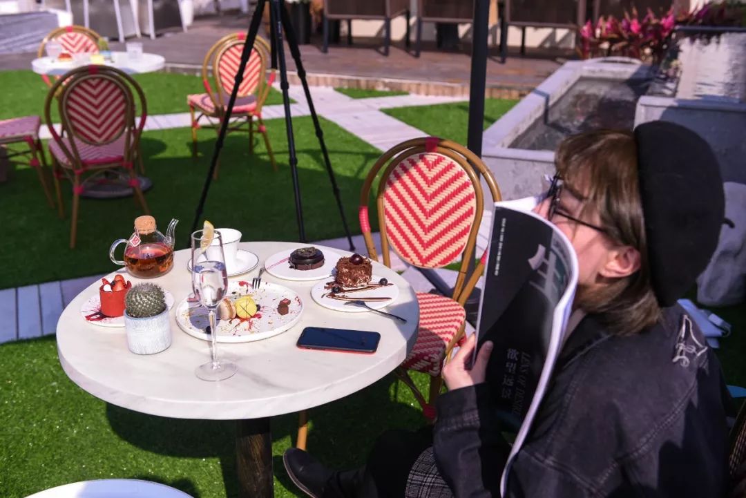 任性！温州海归美女辞职爆改破厂房，建露天解忧咖啡馆！