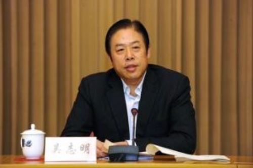 体育之窗申请股票摘牌,梅威瑟竟开始接受MMA专业训练?|懒熊早知道