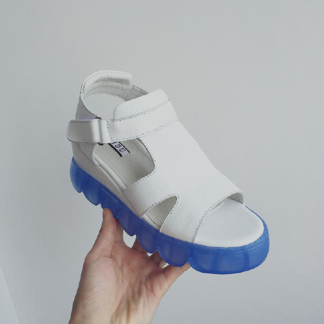 有了这几款鞋夏天就不用愁了,凉快又舒适的夏日凉鞋推荐