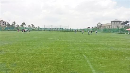 云南泸西春节旅游,泸西红高原