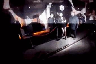 她差点成王妃，拒绝物化女性！现竟恋上一当街摸臀的男友