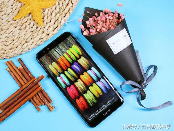 回顾华为荣耀手机发展史：诸多经典哪款是你的“初恋”？