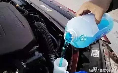 挡风玻璃有裂痕怎么办,如果玻璃破了要用什么方法