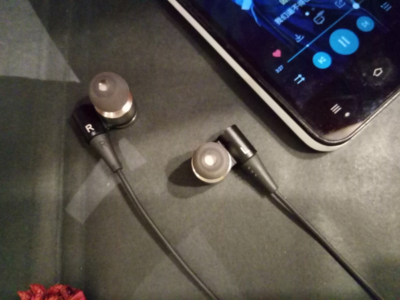 音色不俗还可换线,AUDIOSENSETK160动圈监听耳机