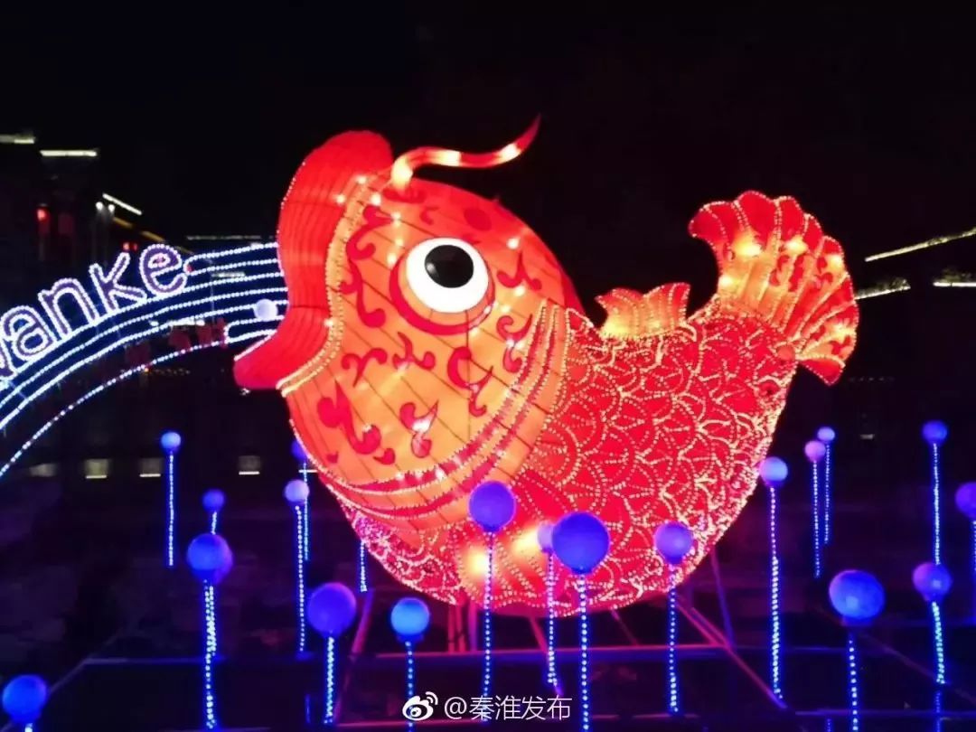 今夜的南*夫子京**庙,全是人人人人!有你吗?