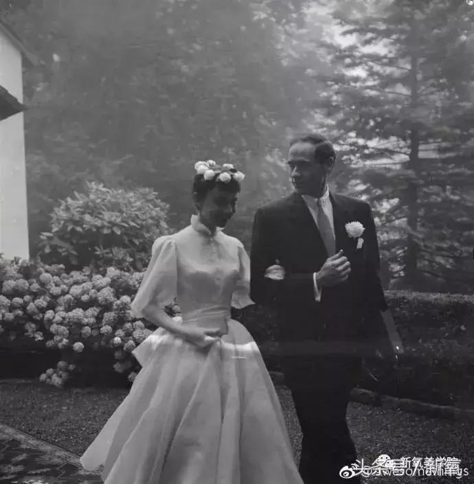 赫本与梦露为何命运差别大,梦露和赫本哪个更美