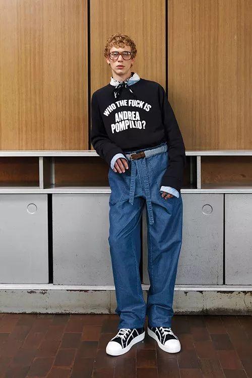 想骚还能买得起,开学这么穿让你成功撩到学妹哦