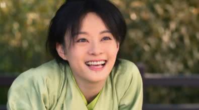 女星傻笑谁最萌?赵丽颖治愈陈乔恩少女,林依晨像袁湘琴附体!