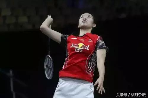 羽毛球如何发好高远球,羽毛球如何打好高远球