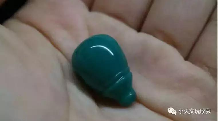 绿松石上面有一点白点是真的吗,绿松石盘玩出现白点这该怎么办