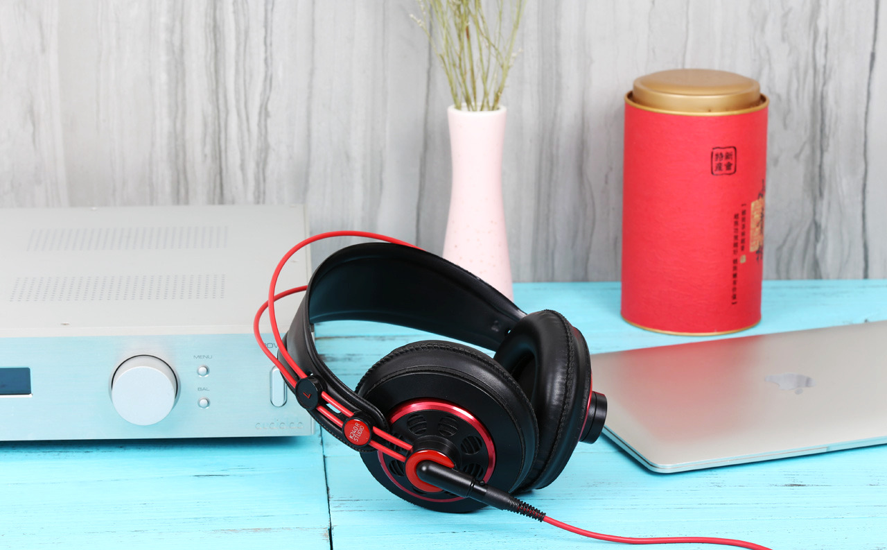 全面进化的音质表现AKGK240RStudio监听耳机简评