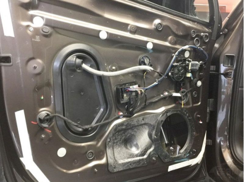 奥迪q7升级bose音响,老款奥迪q7音响改装案例