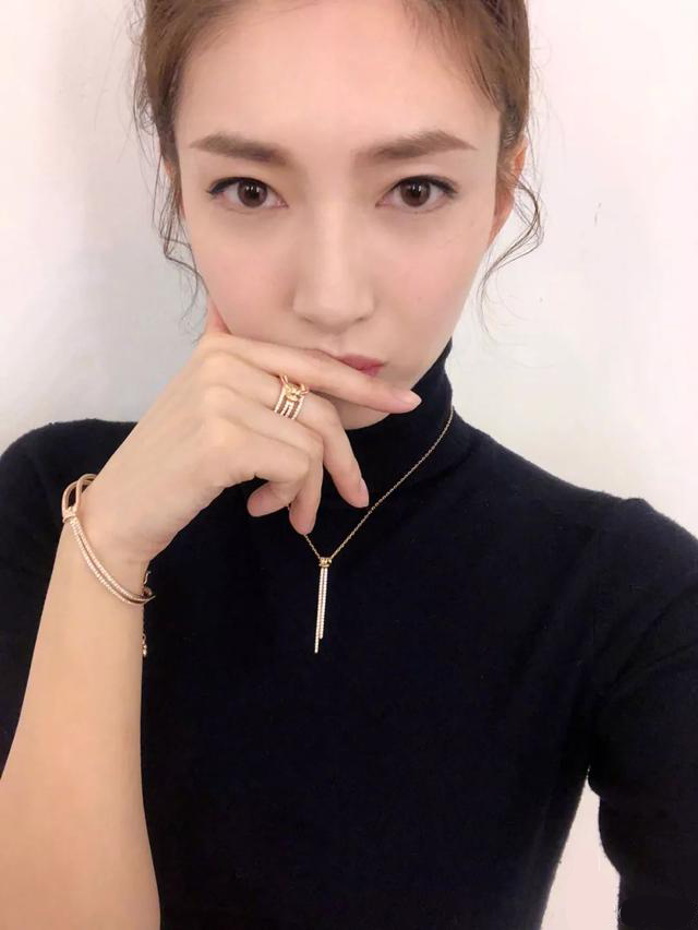 江疏影亲示：换成GUCCI设计师的施华洛世奇，美出天际！