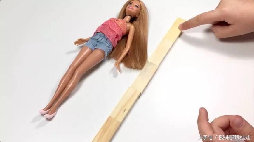 自己动手diy芭比娃娃,手工diy给芭比做小屋