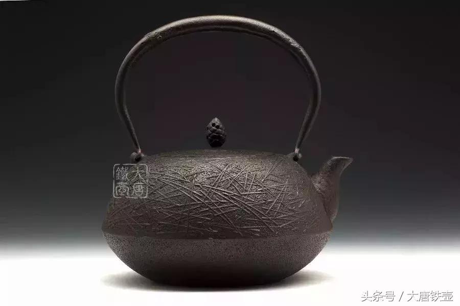 什么铁币有收藏价值,100年的老铁壶有什么特征