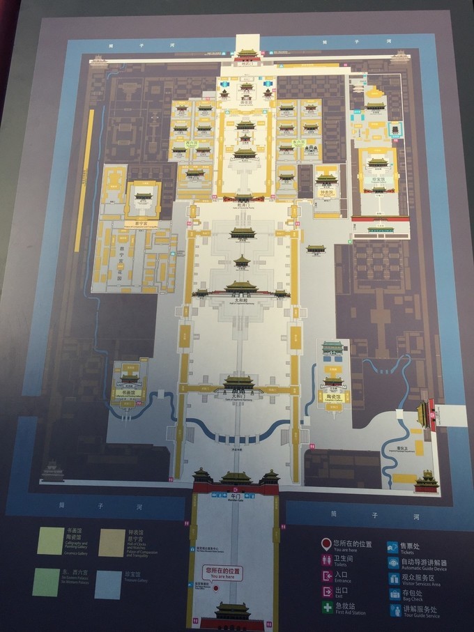 冬天去哪里旅游暖和特色美食,冬季游玩攻略美食推荐