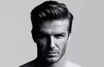 不想让头发有碎发,不想让头发蓬松的小窍门