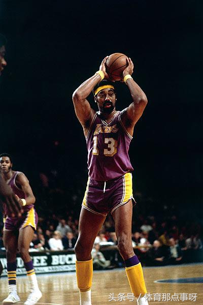 戴维斯当世张伯伦,nba2kol2戴维斯和张伯伦