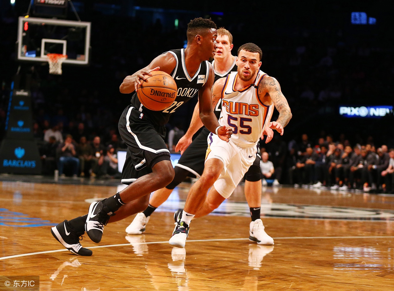 比赛时哪些行为属于犯规,当对方快攻时对无球队员进行犯规