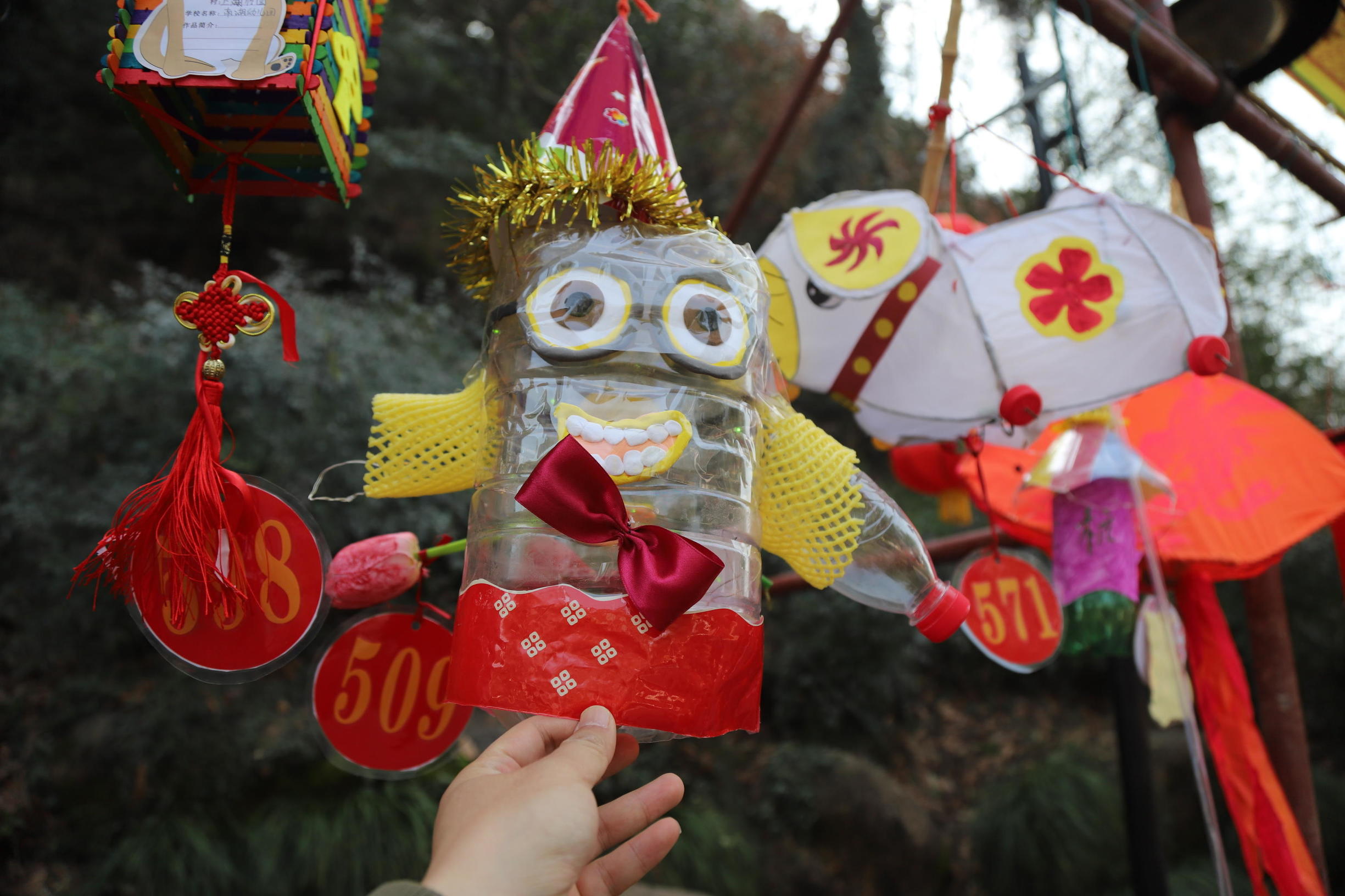 废物利用元宵节花灯手工制作,废物利用元宵花灯手工制作