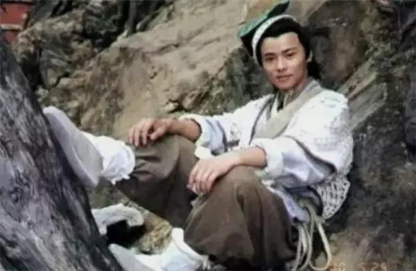 武林外史白飞飞为什么毁朱七七容,武林外史朱七七为什么救白飞飞