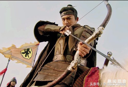 花荣上梁山的原因概括,花荣为何要射死晁盖