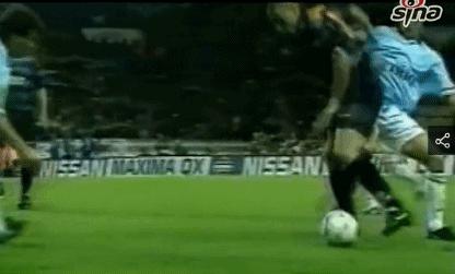 足球十大过人经典动作,足球最简单的过人动作小孩子