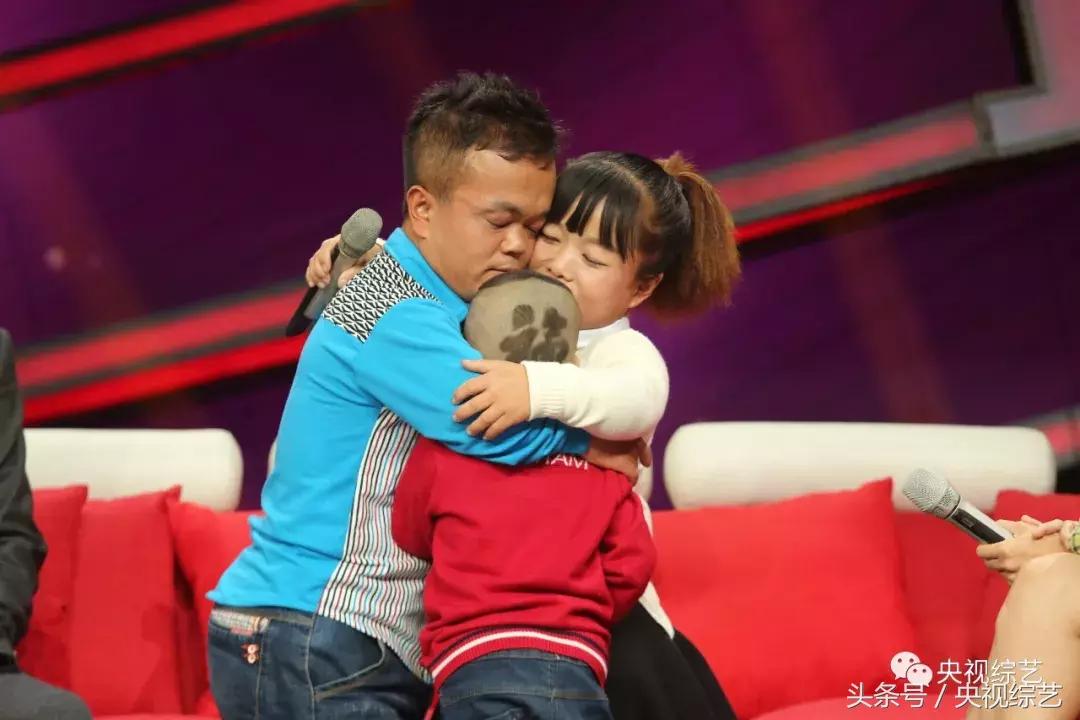 袖珍夫妇生了健康孩子,袖珍夫妻儿女双全