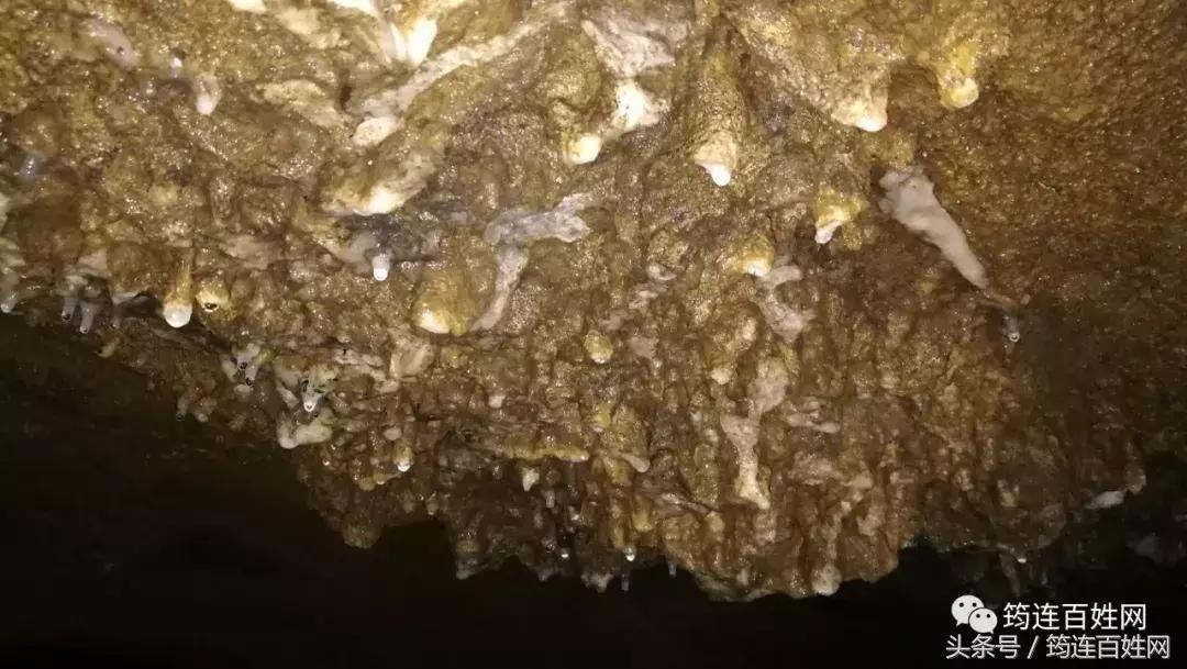 贵州女子探洞,贵州姑娘探山洞