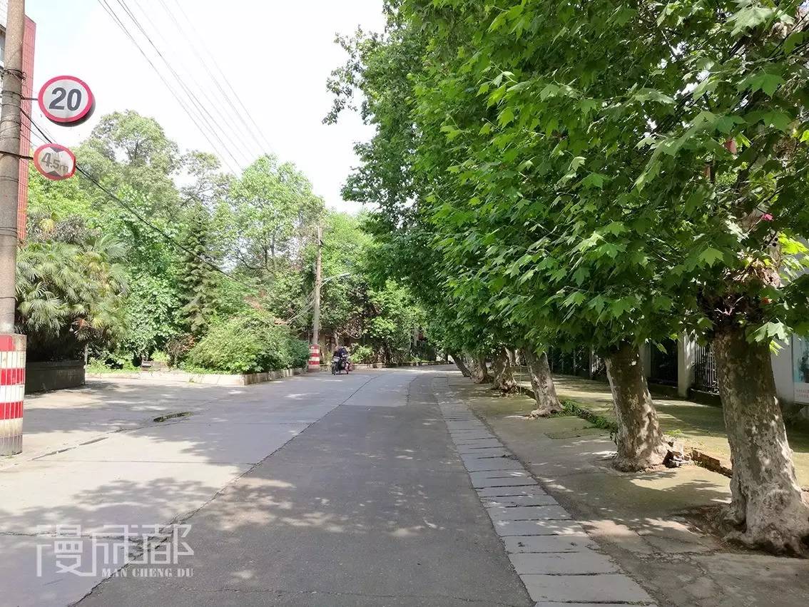 它们承载好多成都人的记忆,让我们一起来保护这些老工业建筑吧!