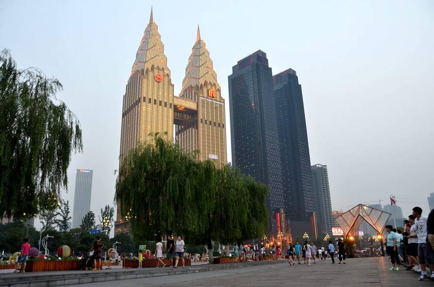 来一趟重庆带什么好,如果有朋友来重庆你会带他去哪