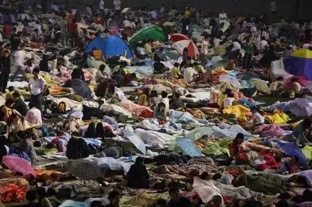 2008年5月12日汶川地震纪念图片,记汶川地震八周年作文