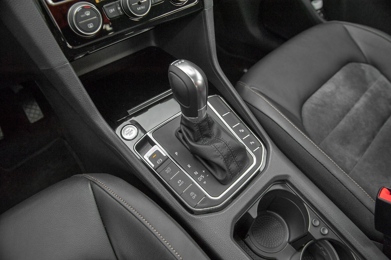 大众高尔夫嘉旅最高跑了十万公里,高尔夫嘉旅1.6试驾