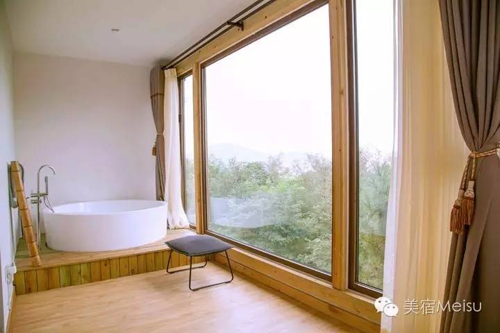 一家惊艳国牌度假界、一家美翻华北民宿圈，两种体验，看见最妩媚的青岛