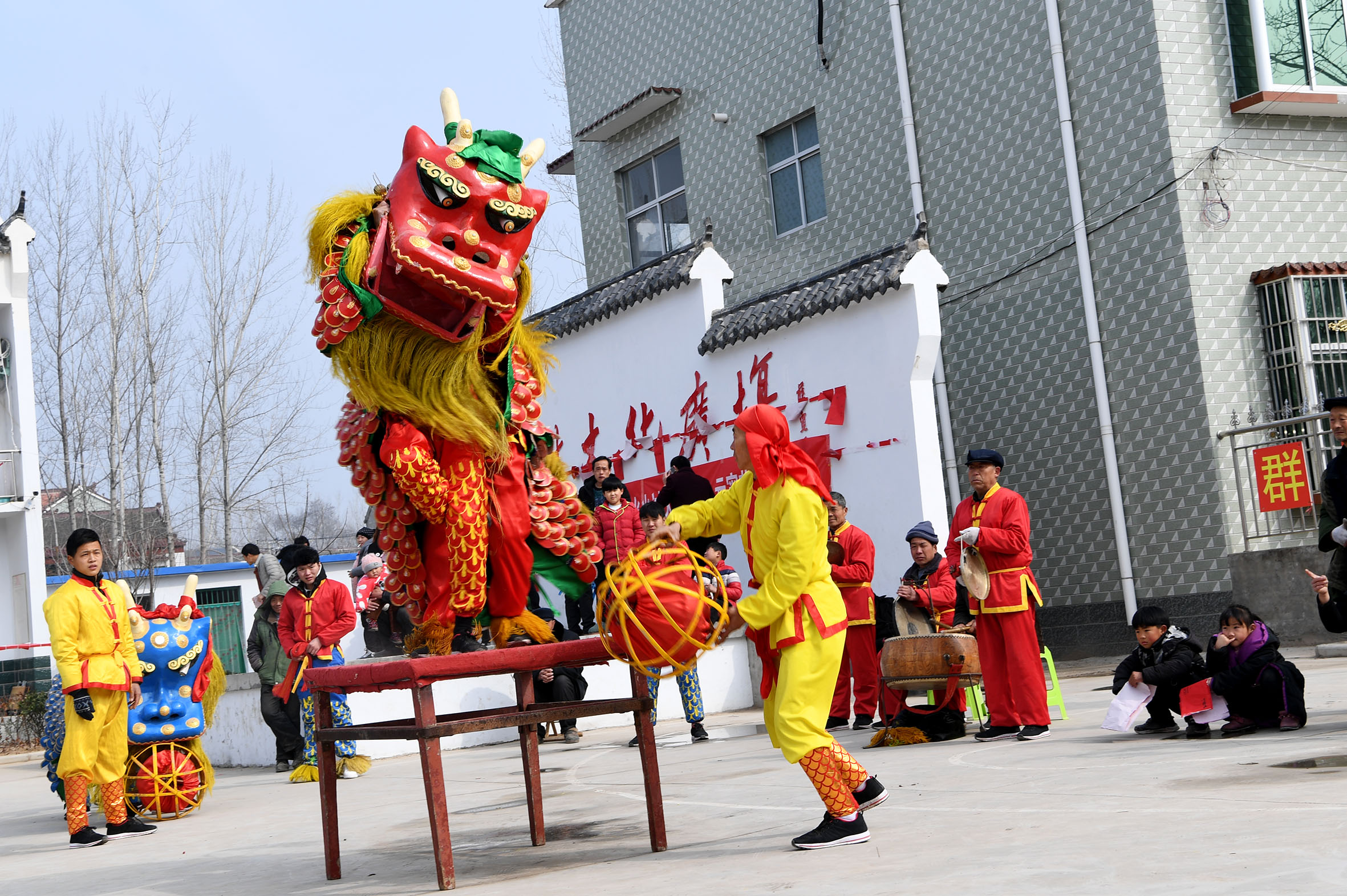 麒麟舞猜灯谜全家福:白楼乡金西村民的生活白糖粘蜜那叫个甜