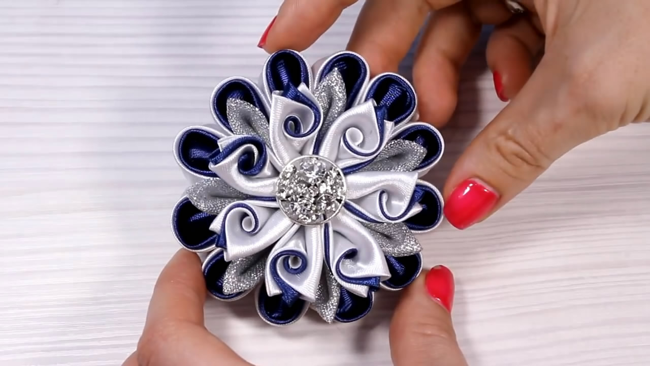 胸花布艺花朵高级,简单的布艺花朵制作教程