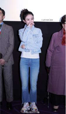 鹿晗展现惊人足球技术,鹿晗早期高街穿搭分享