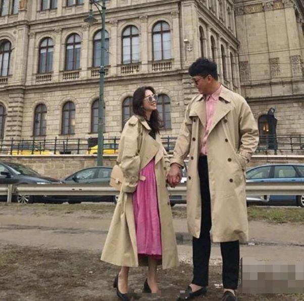 春季必试的情侣装搭配用桃花色为爱情加分！