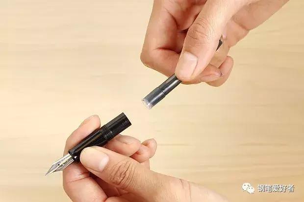 钢笔写字不好看怎么办,钢笔书写不流畅的处理方法