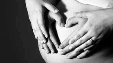 剖宫产最多剖几胎限制在多少岁,女人剖宫产究竟最多能生几胎