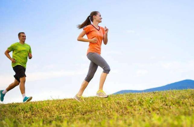 跑步肚子右下方疼如何避免,一跑步小肚子两边痛是怎么回事
