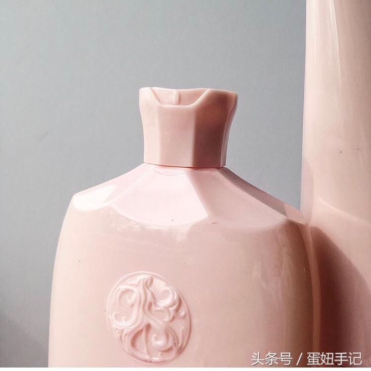 少女粉+性冷淡风=这个春天的情愫｜直男送礼指北