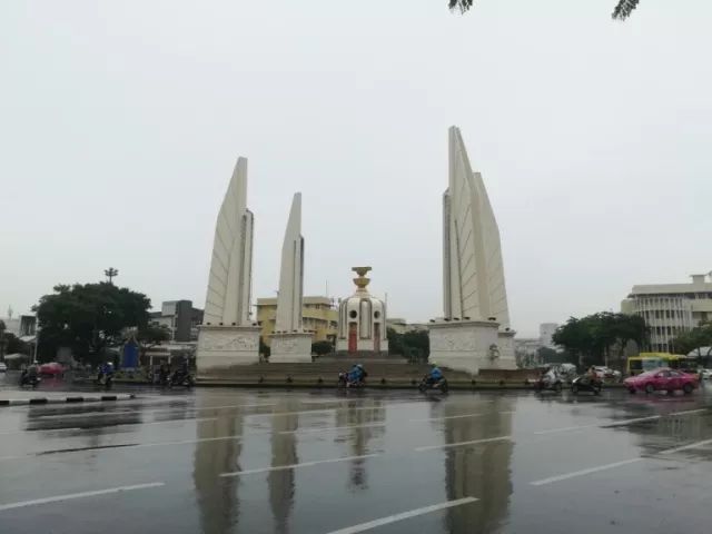 君行体验官专栏丨他在佛之国度，邂逅了一场浪漫