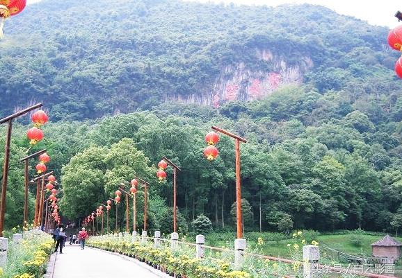 英德宝晶宫附近水浸新闻,英德宝晶宫省钱游玩攻略