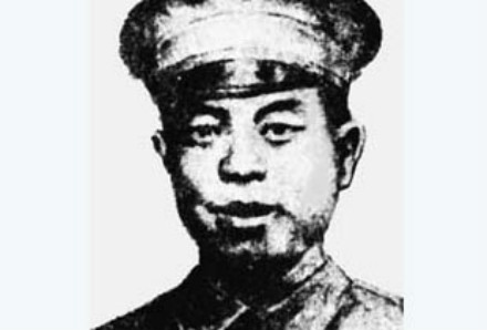 他是红军第一军事理论家，*向前徐**对他推崇备至，张国焘窃其书出名