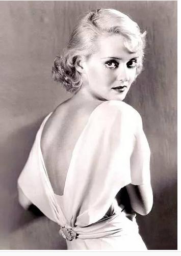 明星保险很独特，秦海璐的单眼皮容祖儿的声带林志玲的胸