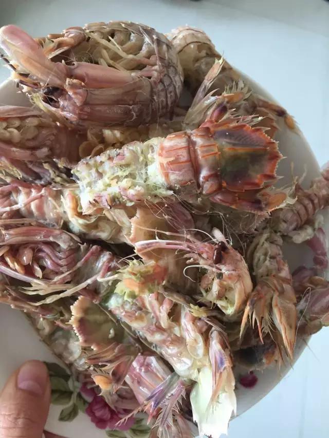 皮皮虾颜色变异,活皮皮虾蒸完以后变绿了怎么回事